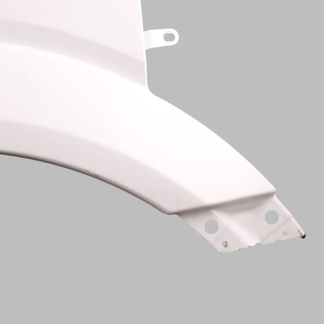 Panneau latéral Aile avant gauche Arctic White - 9147 pour Mercedes Sprinter W906 à propos du numéro de pièce A9066377719 Mercedes Sprinter W906 Panneau latéral Aile avant gauche Arctic White - 9147 - SKU A9066377719-ARW1 - Numéro de pièce A9066377719