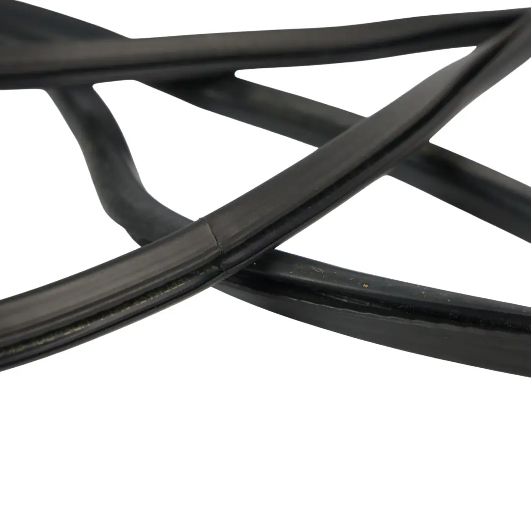 Mercedes W906 Dichtung Rahmen Gummi Hinten Links - SKU A9066713020 - Teilenummer A9066713020