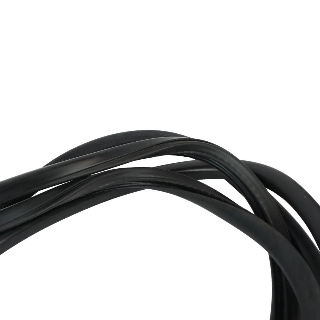 Mercedes W906 Joint Étanchéité Cadre Arrière Gauche - SKU A9066713020 - Numéro de pièce A9066713020