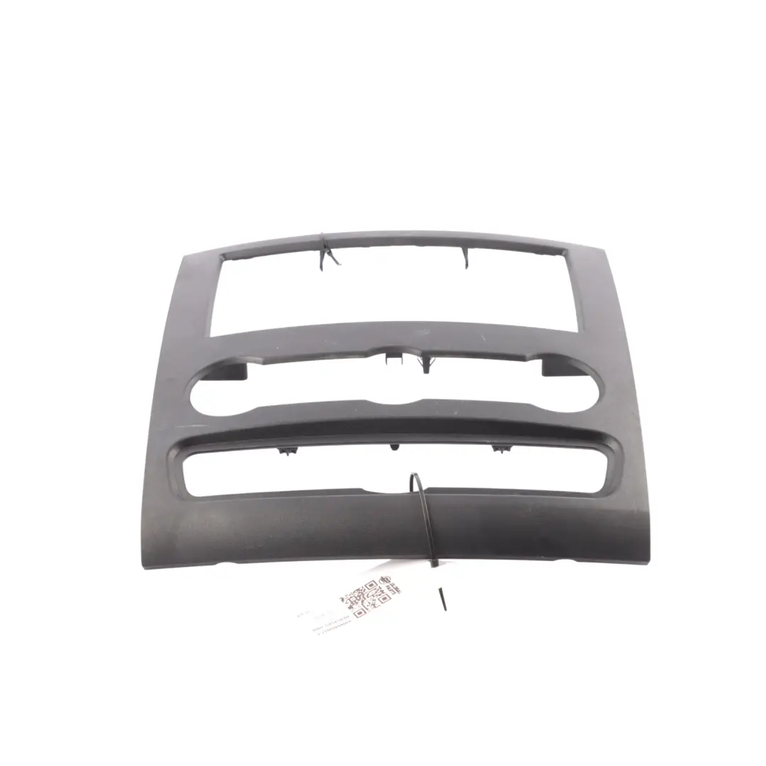 Tapa panel embellecedor central del salpicadero delantero para Mercedes Sprinter W906 con número de pieza A9066800017 Mercedes Sprinter W906 Tapa panel embellecedor central del salpicadero delantero - SKU A9066800017-1 - Número de pieza A9066800017