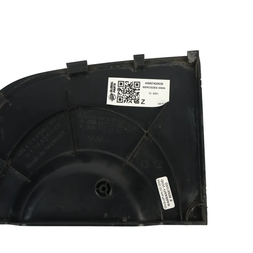 Panel Puerta Sin Hueco Limpiaparabrisas Izquierda para Mercedes W906 con número de pieza A9067420030 Mercedes W906 Panel Puerta Sin Hueco Limpiaparabrisas Izquierda - SKU A9067420030 - Número de pieza A9067420030