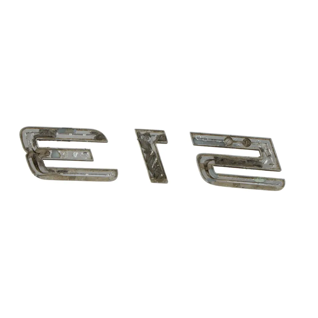 Mercedes W907 Emblema Puerta Trasera Placa Letras Cromado - SKU A9068176814 - Número de pieza A9068176814