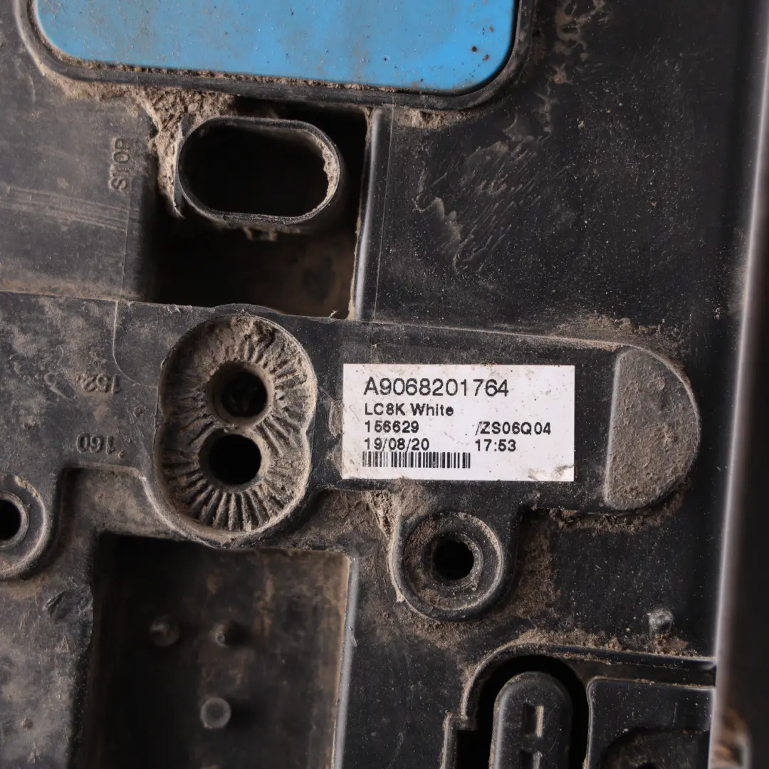 Feu Arrière Droit pour Mercedes Sprinter W906 à propos du numéro de pièce A9068201764 Mercedes Sprinter W906 Feu Arrière Droit - SKU A9068201764 - Numéro de pièce A9068201764