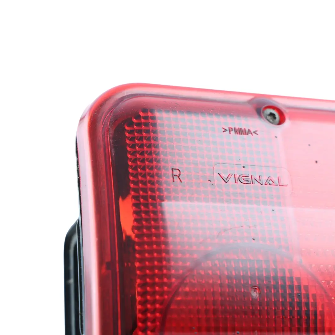 Lampa Tył Tylna Prawa A9068200264 do Mercedes Sprinter W906 o numerze A9068201764 Mercedes Sprinter W906 Lampa Tył Tylna Prawa A9068200264 - SKU A9068201764 - Numer Części A9068201764