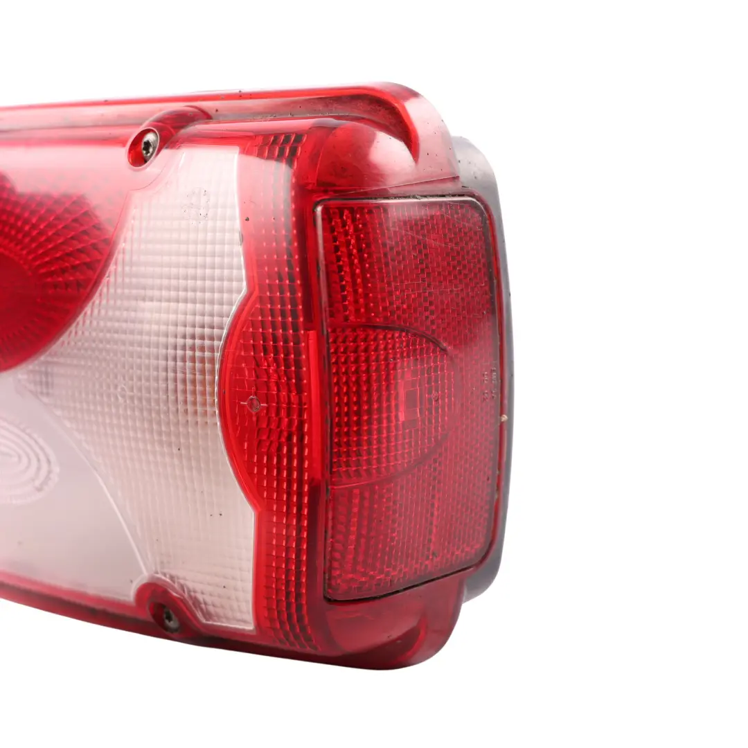 Rücklicht Lampe Rechts für Mercedes Sprinter W906 mit Teilenummer A9068201764 Mercedes Sprinter W906 Rücklicht Lampe Rechts - SKU A9068201764 - Teilenummer A9068201764