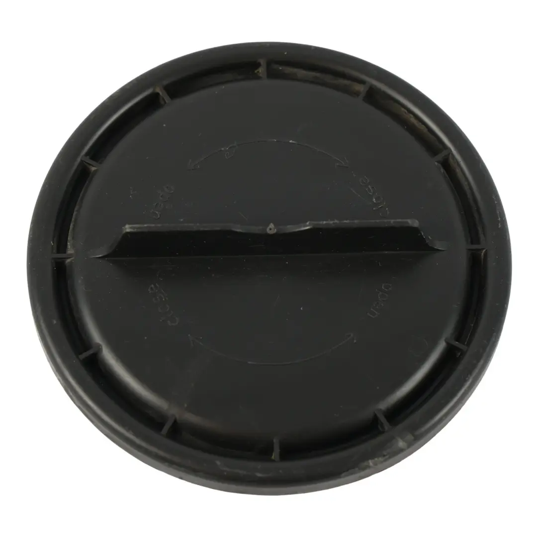 Copertura Presa Faro Anteriore per Mercedes W906 con numero di parte A9068260024 Mercedes W906 Copertura Presa Faro Anteriore - SKU A9068260024 - Numero di parte A9068260024