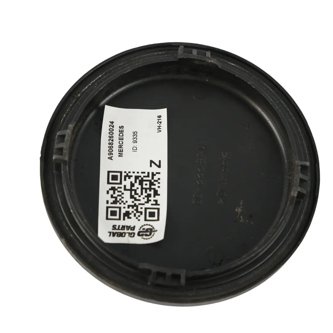Copertura Presa Faro Anteriore per Mercedes W906 con numero di parte A9068260024 Mercedes W906 Copertura Presa Faro Anteriore - SKU A9068260024 - Numero di parte A9068260024