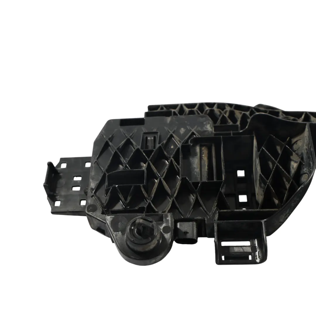 W907 Alternator Starter Wiring Fuse Bracket Clamp OM654 to Mercedes with Part number A9075462600 Mercedes W907 Alternator Starter Wiring Fuse Bracket Clamp OM654 - SKU A9075462600 - Part number A9075462600