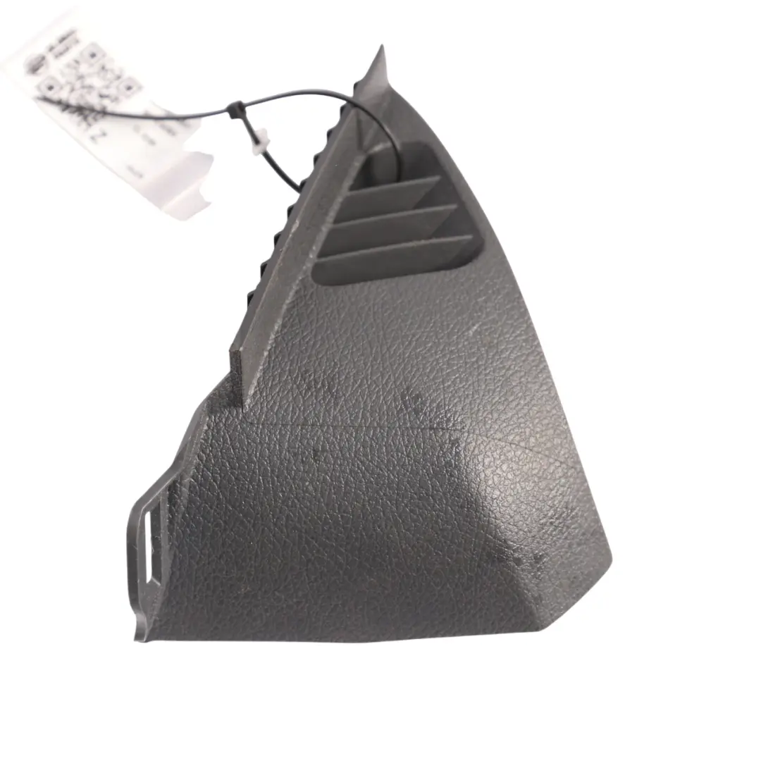 W907 Armaturenbrett Luftauslass Abdeckung Blende Links für Mercedes mit Teilenummer A9106803801 Mercedes W907 Armaturenbrett Luftauslass Abdeckung Blende Links - SKU A9106803801 - Teilenummer A9106803801