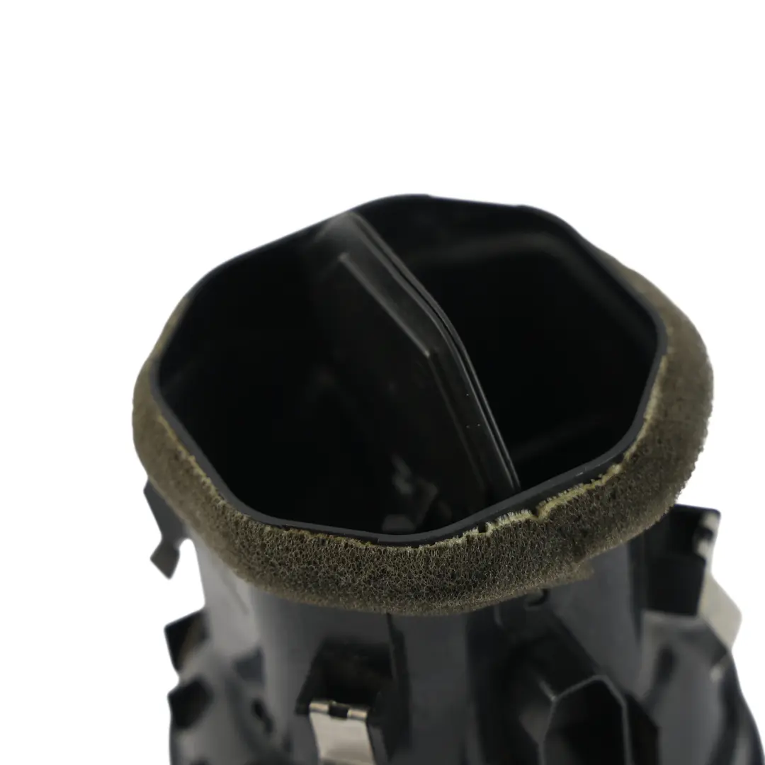 Rejilla Ventilación Exterior Delantera para Mercedes Sprinter W910 con número de pieza A9108303201 Mercedes Sprinter W910 Rejilla Ventilación Exterior Delantera - SKU A9108303201-2 - Número de pieza A9108303201