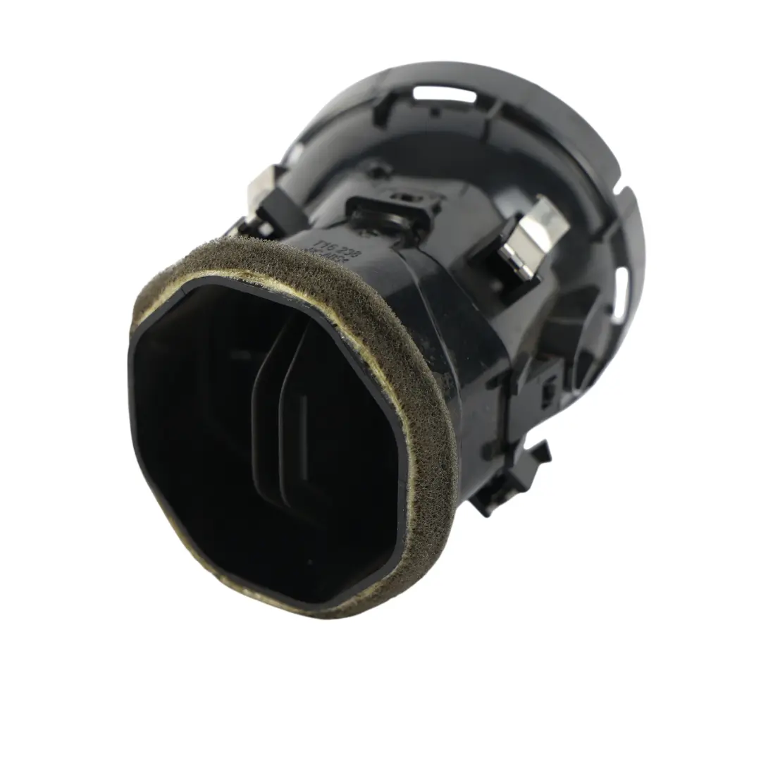 Armaturenbrett Luftauslass Gitter Vorne für Mercedes Sprinter W910 mit Teilenummer A9108303401 Mercedes Sprinter W910 Armaturenbrett Luftauslass Gitter Vorne - SKU A9108303401-2 - Teilenummer A9108303401