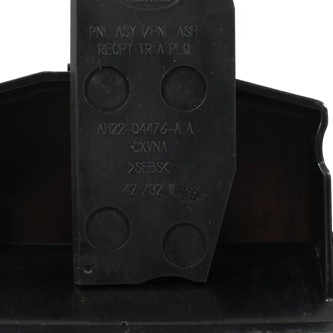 Console Centrale Portacenere per Land Rover Discovery 4 L319 con numero di parte AH22-04812-B Land Rover Discovery 4 L319 Console Centrale Portacenere - SKU AH22-04812-B - Numero di parte AH22-04812-B