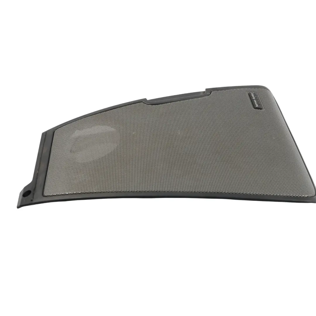 Kratka Głośnika Drzwi Prawy Przód do Land Rover 4 L319 o numerze AH22-18K886-AAW Land Rover 4 L319 Kratka Głośnika Drzwi Prawy Przód - SKU AH22-18K886-AAW - Numer Części AH22-18K886-AAW