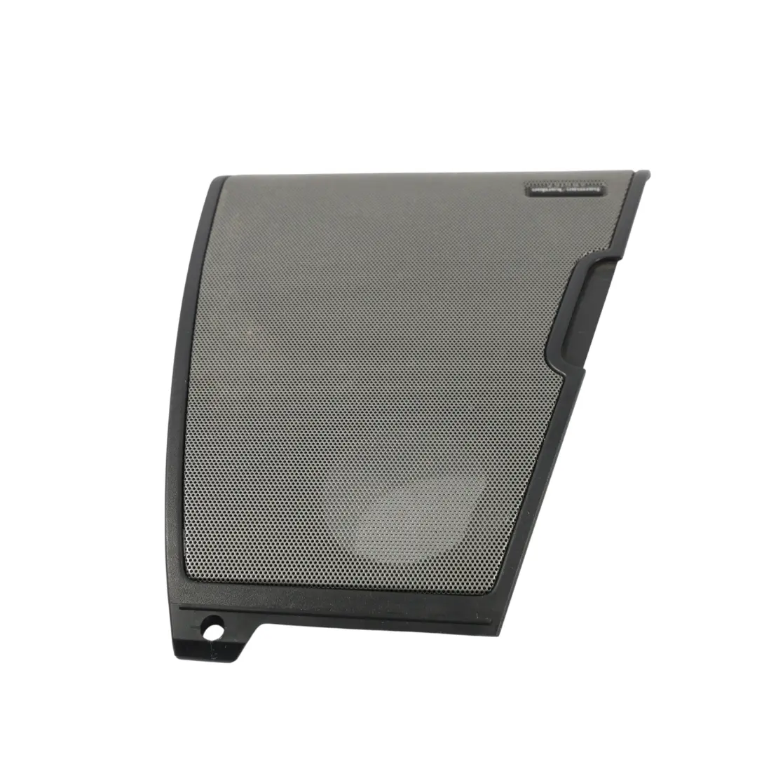 Kratka Głośnika Drzwi Lewy Przód do Land Rover 4 L319 o numerze AH22-18K887-AAW Land Rover 4 L319 Kratka Głośnika Drzwi Lewy Przód - SKU AH22-18K887-AAW - Numer Części AH22-18K887-AAW