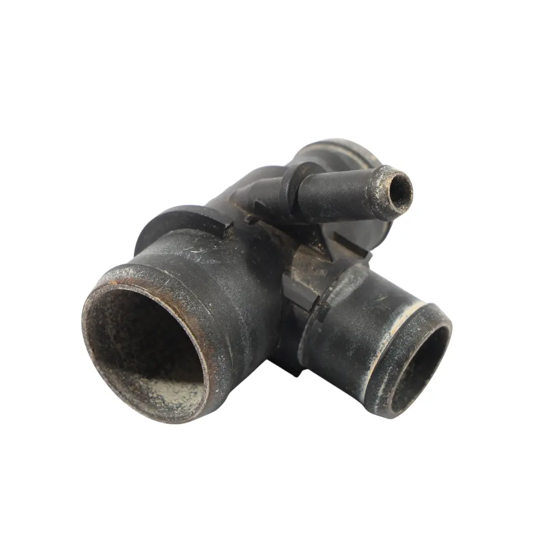 Agua Refrigerante Manguera Conector 3.0 AH22-8575-AF para Land Rover Discovery 4 L319 con número de pieza LR025969 Land Rover Discovery 4 L319 Agua Refrigerante Manguera Conector 3.0 AH22-8575-AF - SKU LR025969-1 - Número de pieza LR025969