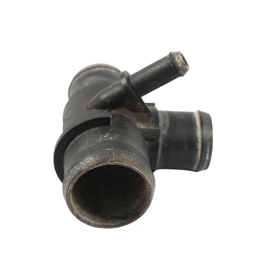 Agua Refrigerante Manguera Conector 3.0 AH22-8575-AF para Land Rover Discovery 4 L319 con número de pieza LR025969 Land Rover Discovery 4 L319 Agua Refrigerante Manguera Conector 3.0 AH22-8575-AF - SKU LR025969-1 - Número de pieza LR025969