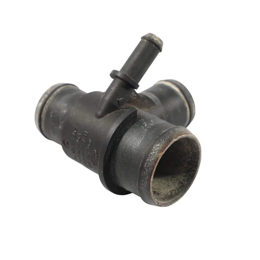 Acqua Refrigerante Tubo Connettore 3.0 AH22-8575-AF per Land Rover Discovery 4 L319 con numero di parte LR025969 Land Rover Discovery 4 L319 Acqua Refrigerante Tubo Connettore 3.0 AH22-8575-AF - SKU LR025969-1 - Numero di parte LR025969