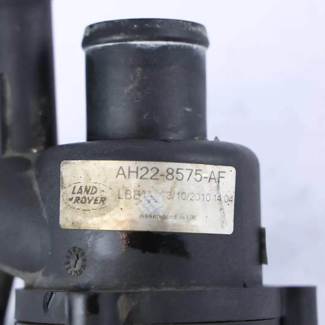 Land Rover Discovery 4 L319 Boîtier De Thermostat 3.0 V6 Diesel - SKU AH22-8575-AF - Numéro de pièce AH22-8575-AF