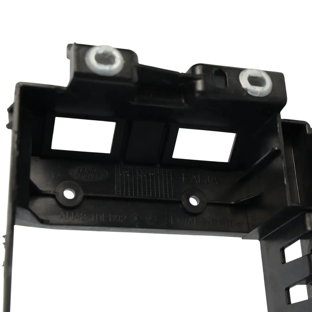 Cubierta Pantalla Navegador Satélite Montaje para Range Rover L322 con número de pieza AH42-10E892-AA Range Rover L322 Cubierta Pantalla Navegador Satélite Montaje - SKU AH42-10E892-AA - Número de pieza AH42-10E892-AA