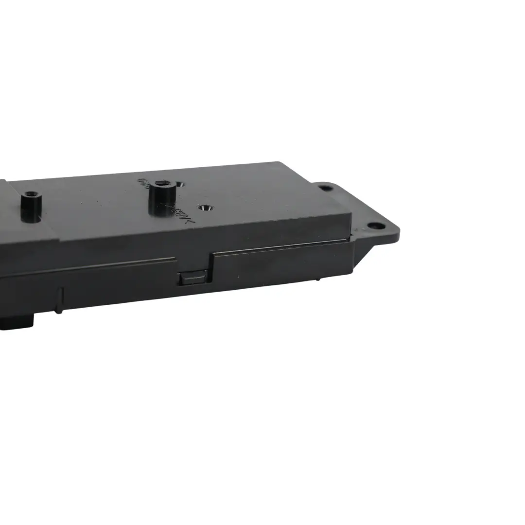 Przełącznik Podnośnika Szyby Prawy Przód do Range Rover L322 o numerze AH42-14717-AA Range Rover L322 Przełącznik Podnośnika Szyby Prawy Przód - SKU AH42-14717-AA - Numer Części AH42-14717-AA