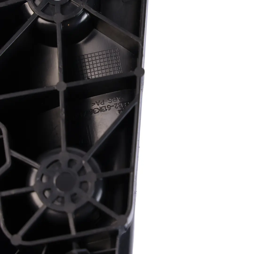 Range Rover Evoque L538 Cache Ceinture De Sécurité Arrière Droit - SKU BJ32-613K36-ABW - Numéro de pièce BJ32-613K36-ABW