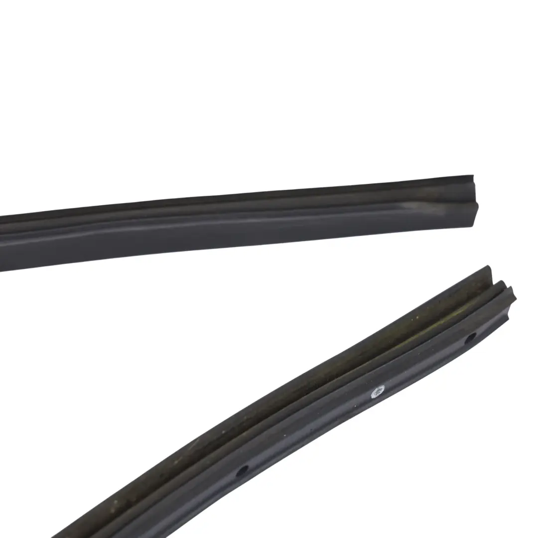 Paraspruzzi Porta Anteriore Sinistra BK21V51401BH per Ford Transit 12 Tourneo con numero di parte BK21-V51401-BH Ford Transit 12 Tourneo Paraspruzzi Porta Anteriore Sinistra BK21V51401BH - SKU BK21-V51401-BH - Numero di parte BK21-V51401-BH