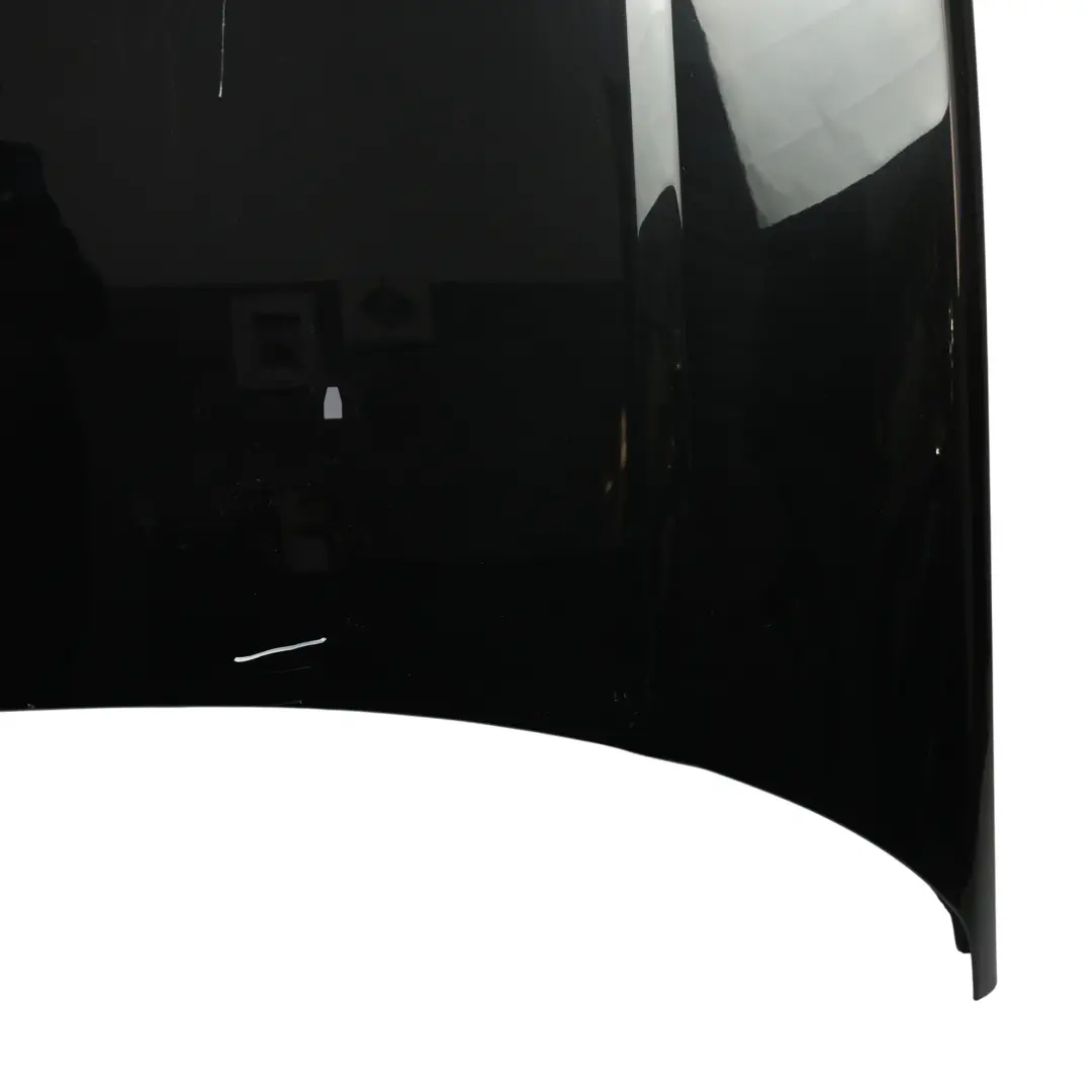 Maska Pokrywa Silnika Santorini Black - 820 do Land Rover Discovery 4 L319 o numerze BKA780040 Land Rover Discovery 4 L319 Maska Pokrywa Silnika Santorini Black - 820 - SKU BKA780040-SAB - Numer Części BKA780040