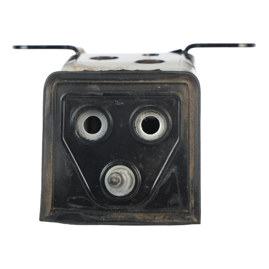 Zawias Dolnej Klapy Bagażnika Czarny - 820 do Range Rover L322 o numerze BMB760080 Range Rover L322 Zawias Dolnej Klapy Bagażnika Czarny - 820 - SKU BMB760080-SAB - Numer Części BMB760080