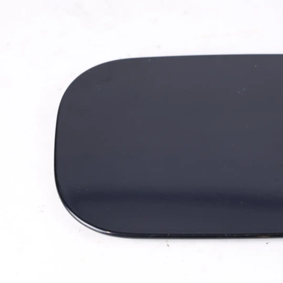 Klapka Wlewu Paliwa Buckingham Blue Pearl 796 do Land Rover Discovery 3 L319 o numerze BPA780070 Land Rover Discovery 3 L319 Klapka Wlewu Paliwa Buckingham Blue Pearl 796 - SKU BPA780070-BUB - Numer Części BPA780070