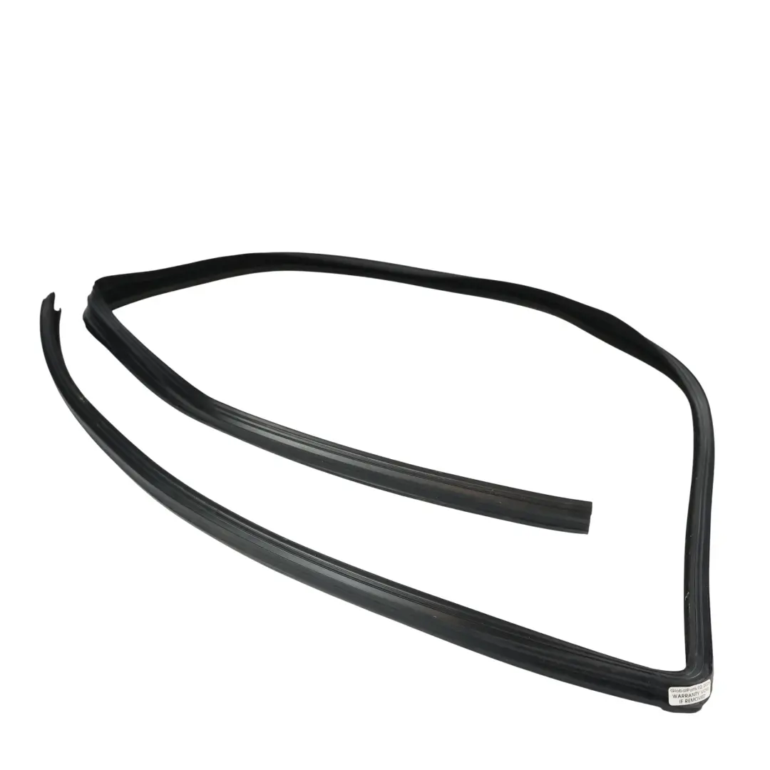 Land Rover Discovery L319 Finestra Porta Guarnizione Vetro Anteriore Destra - SKU CFE500820 - Numero di parte CFE500820