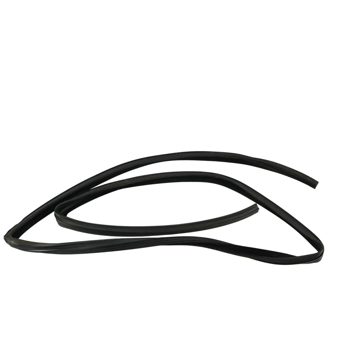 Uszczelka Szyby Drzwi Przednia Lewa do Land Rover Range Rover L320 o numerze CFE500850 Land Rover Range Rover L320 Uszczelka Szyby Drzwi Przednia Lewa - SKU CFE500850 - Numer Części CFE500850