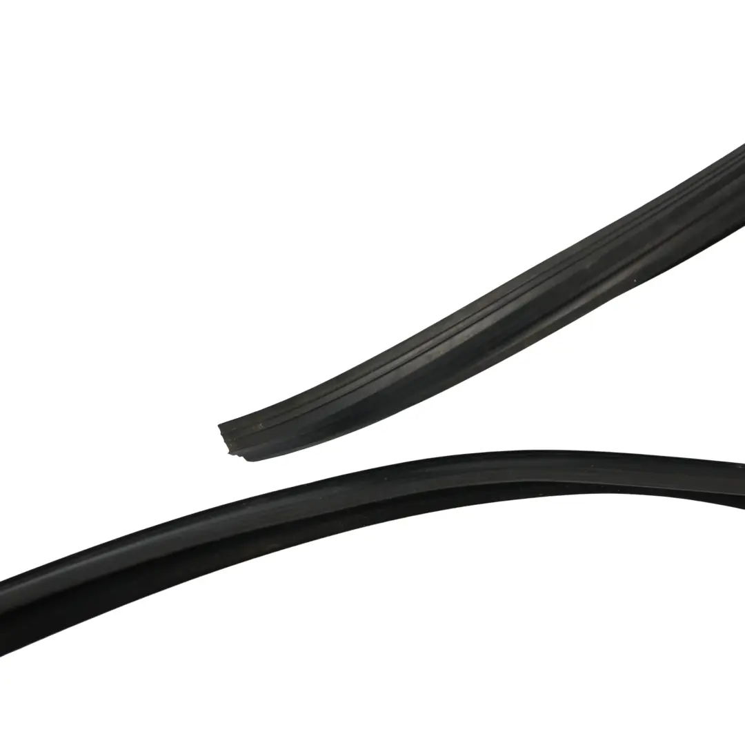 Land Rover Range Rover L320 Joint Étanchéité Vitre Porte Avant Gauche - SKU CFE500850 - Numéro de pièce CFE500850