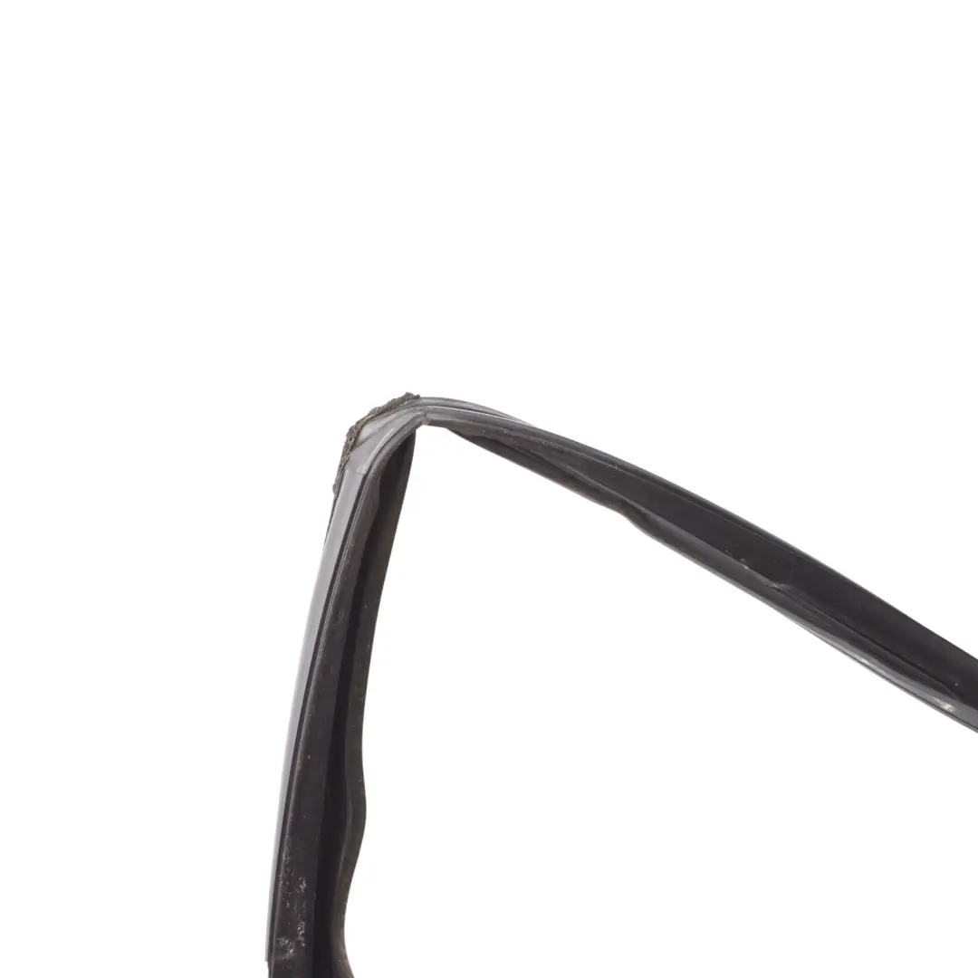 Guarnizione Guida Finestrino Posteriore Sinistra XH42-25476-BA per Range Rover L322 con numero di parte CGE000374 Range Rover L322 Guarnizione Guida Finestrino Posteriore Sinistra XH42-25476-BA - SKU CGE000374 - Numero di parte CGE000374