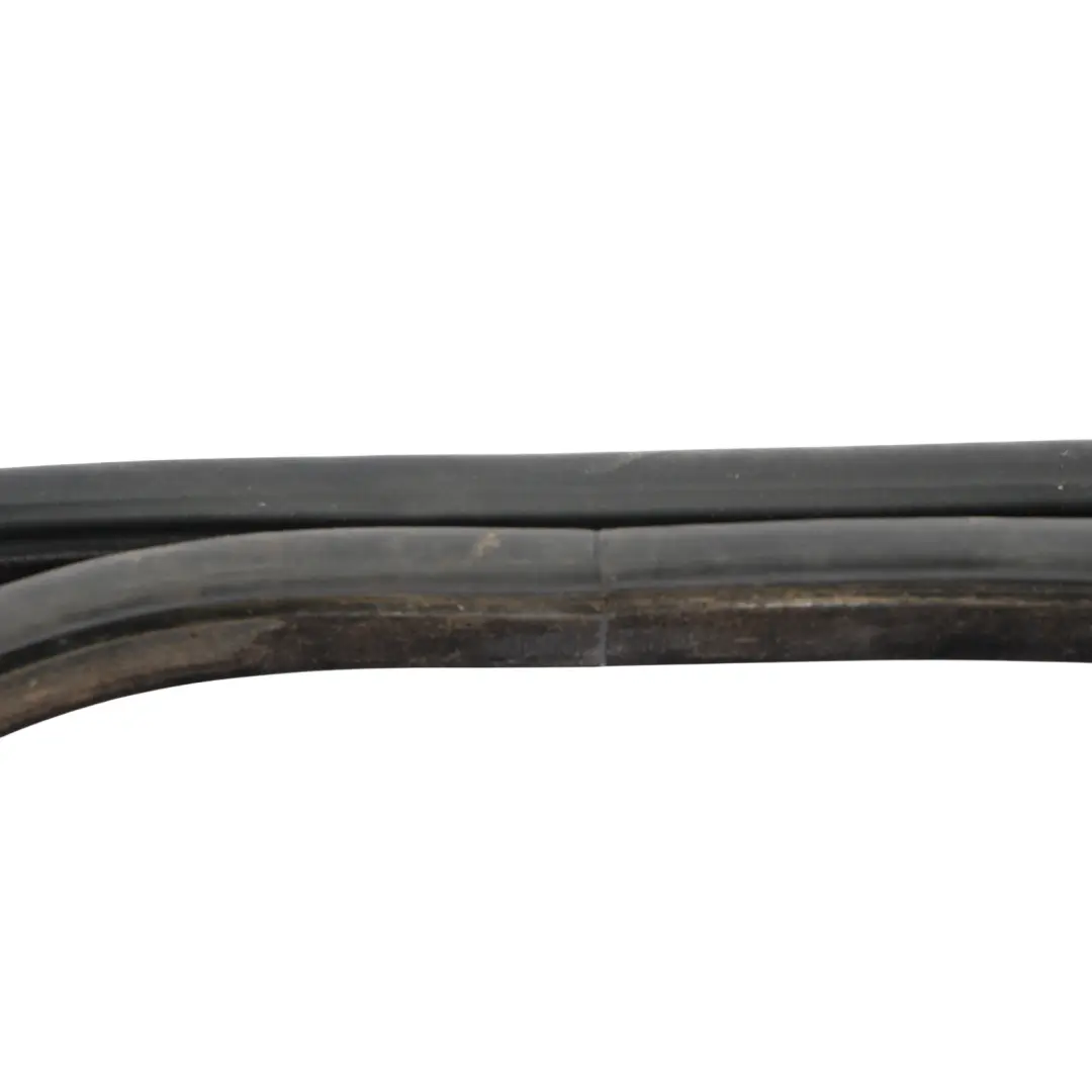 Uszczelka Drzwi Guma Przednia Lewa Prawa do Range Rover L320 o numerze CGE500440 Range Rover L320 Uszczelka Drzwi Guma Przednia Lewa Prawa - SKU CGE500440 - Numer Części CGE500440