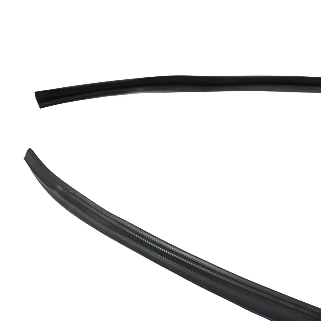 Door Window Guide Seal Gasket Rear Right O/S to Range Rover L320 with Part number CGE500760 Range Rover L320 Door Window Guide Seal Gasket Rear Right O/S - SKU CGE500760 - Part number CGE500760