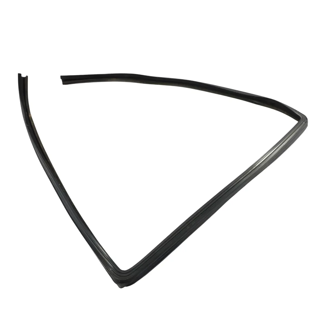 Junta Sellado Guía Ventanilla Puerta Trasera Derecha para Range Rover L320 con número de pieza CGE500760 Range Rover L320 Junta Sellado Guía Ventanilla Puerta Trasera Derecha - SKU CGE500760 - Número de pieza CGE500760