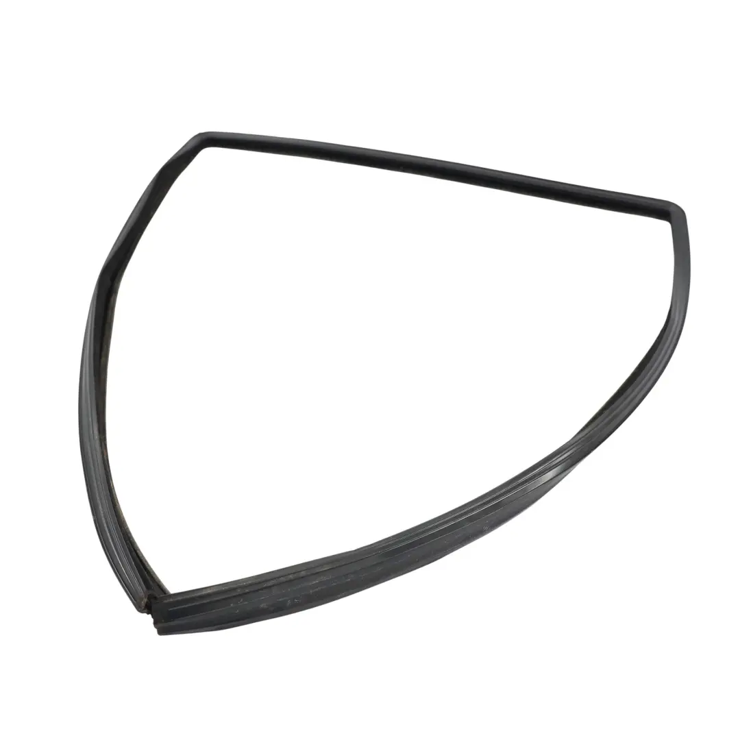 Guarnizione Guida Del Finestrino Posteriore Sinistro per Range Rover L320 con numero di parte CGE500770 Range Rover L320 Guarnizione Guida Del Finestrino Posteriore Sinistro - SKU CGE500770 - Numero di parte CGE500770