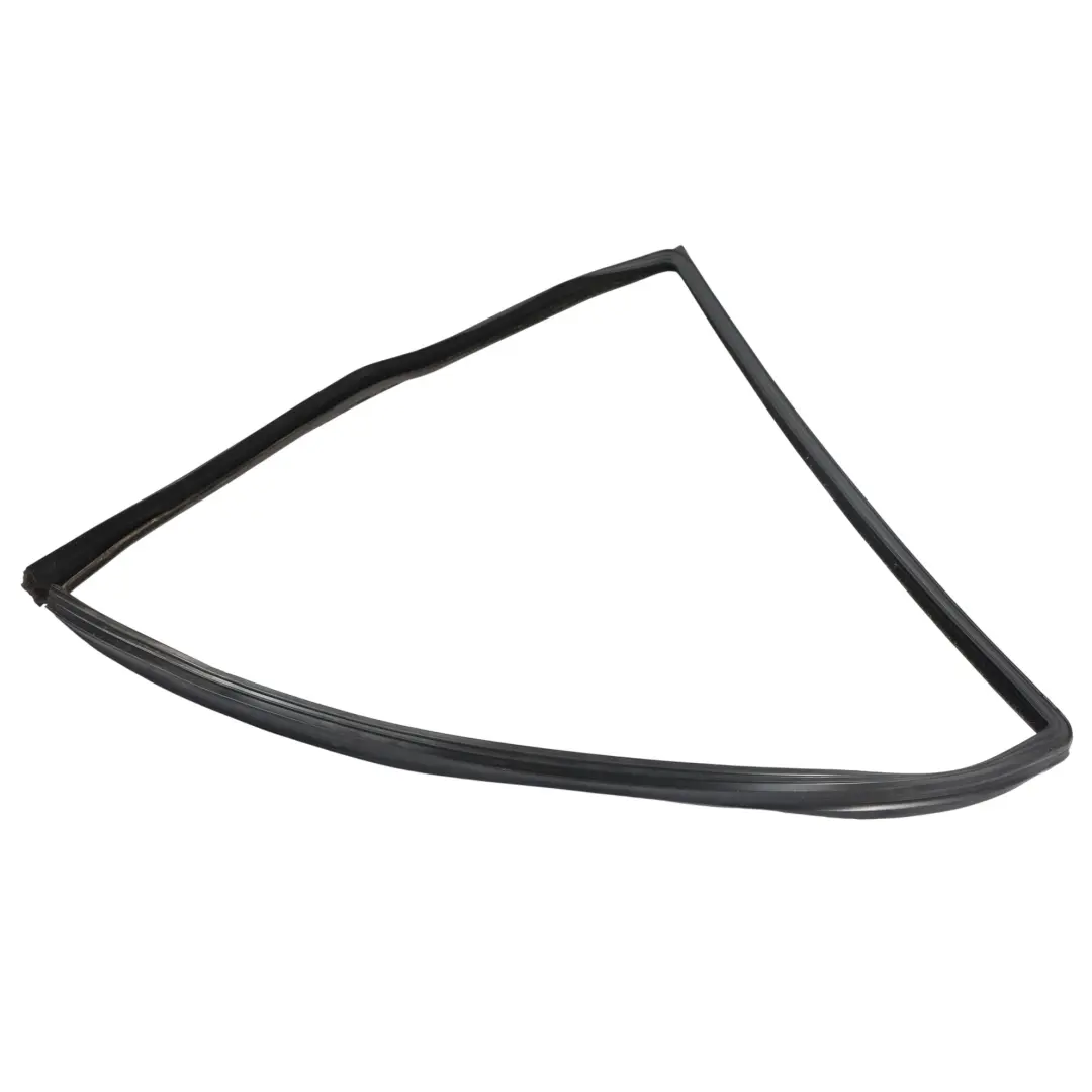 Uszczelka Prowadnica Szyby Drzwi Lewy Tył do Range Rover L320 o numerze CGE500770 Range Rover L320 Uszczelka Prowadnica Szyby Drzwi Lewy Tył - SKU CGE500770 - Numer Części CGE500770