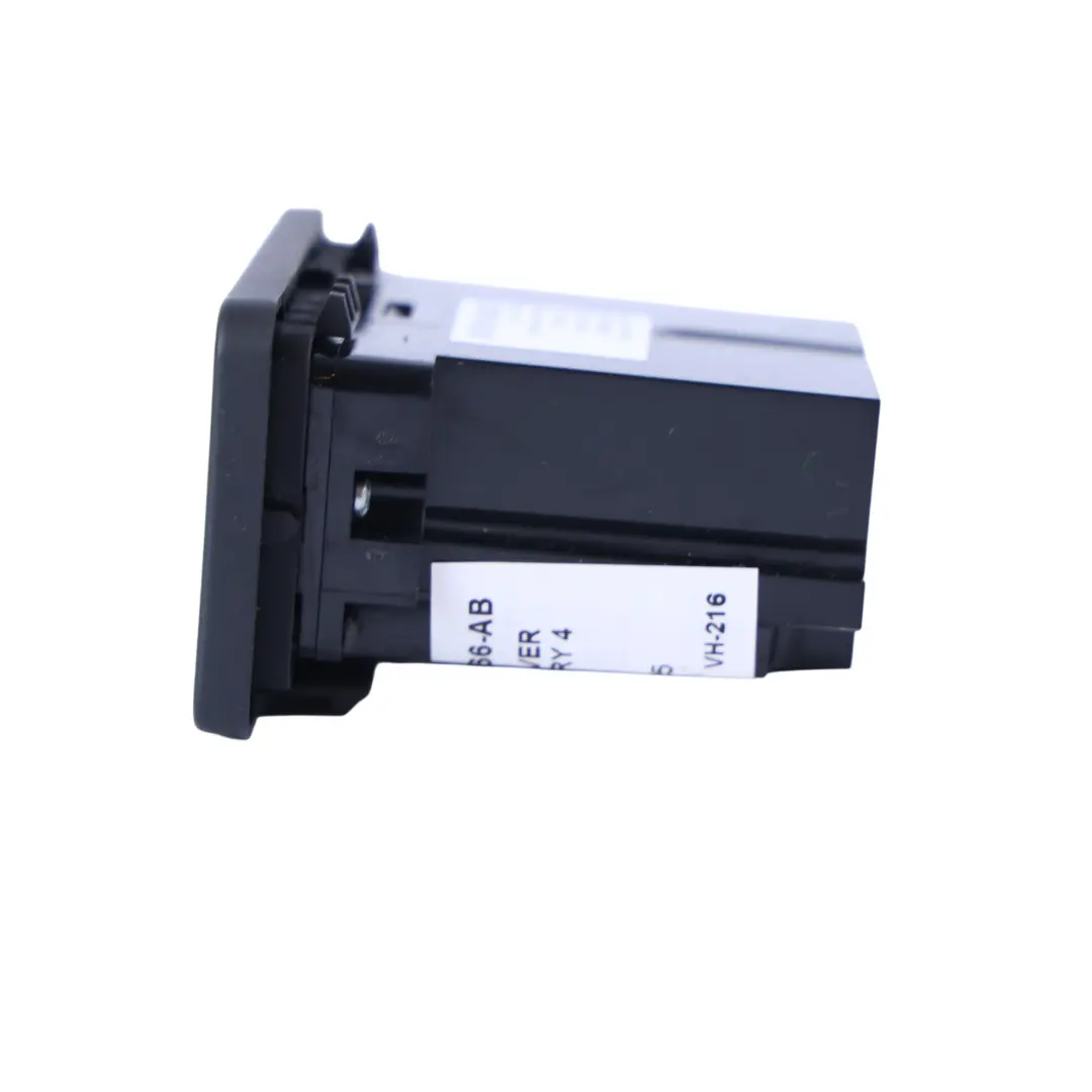 Doppia Presa USB Porta Connessione per Land Rover Discovery 4 L319 con numero di parte CH22-19C166-AB Land Rover Discovery 4 L319 Doppia Presa USB Porta Connessione - SKU CH22-19C166-AB - Numero di parte CH22-19C166-AB