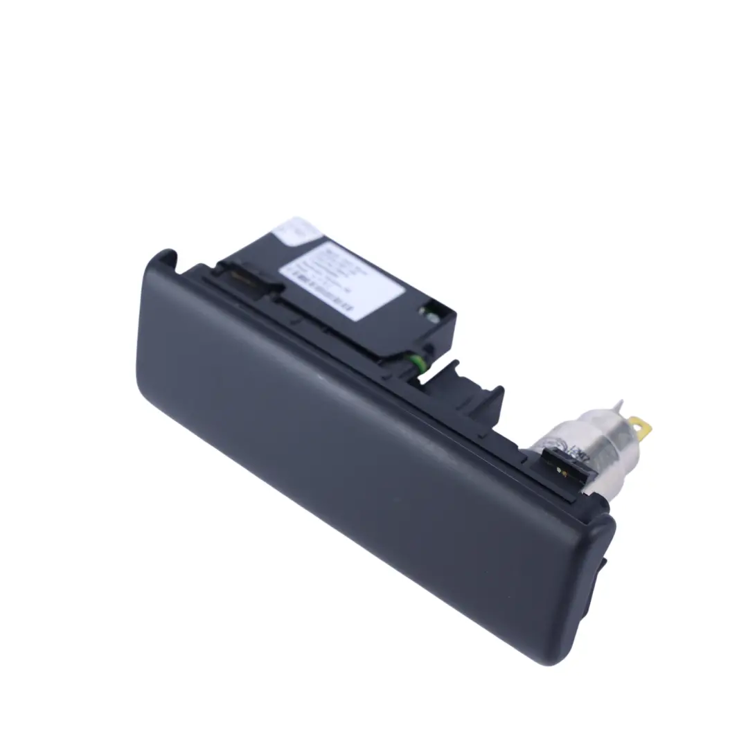 Panneau Prise Allume-Cigare Auxiliaire pour Land Rover Discovery L319 à propos du numéro de pièce CH22-19C166-CA Land Rover Discovery L319 Panneau Prise Allume-Cigare Auxiliaire - SKU CH22-19C166-CA - Numéro de pièce CH22-19C166-CA