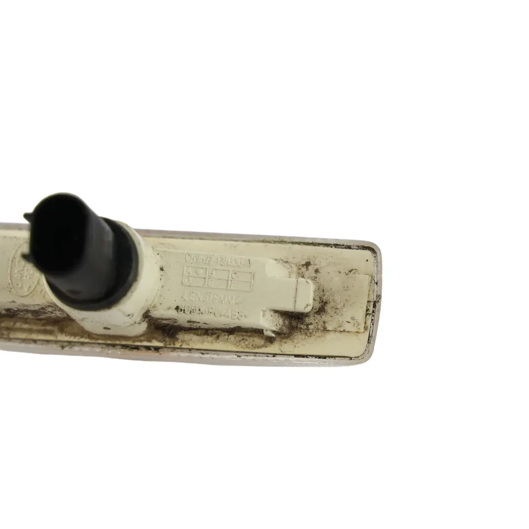 Land Rover Range Rover Sport L320 Luce Indicatore Porta Anteriore CH9H2213N330A - SKU CH9H2213N330-A - Numero di parte CH9H2213N330-A