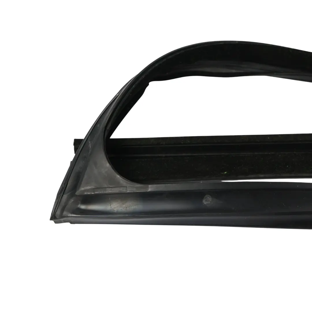 Puerta Ventana Guía Junta Sellado Delantera Izquierda para Range Rover L322 con número de pieza CUC000034 Range Rover L322 Puerta Ventana Guía Junta Sellado Delantera Izquierda - SKU CUC000034 - Número de pieza CUC000034