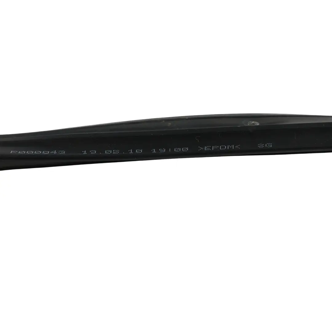 Uszczelka Szyby Drzwi Lewy Przód do Range Rover L322 o numerze CUC000034 Range Rover L322 Uszczelka Szyby Drzwi Lewy Przód - SKU CUC000034 - Numer Części CUC000034