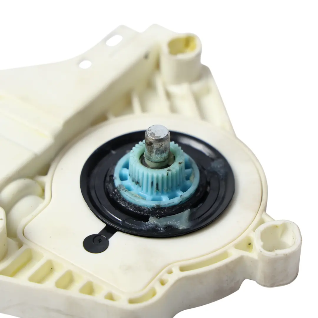 Hintere Tür Regulator Fenster Motor Links für Land Rover Discovery 3 L319 mit Teilenummer CVR000060 Land Rover Discovery 3 L319 Hintere Tür Regulator Fenster Motor Links - SKU CVR000060 - Teilenummer CVR000060