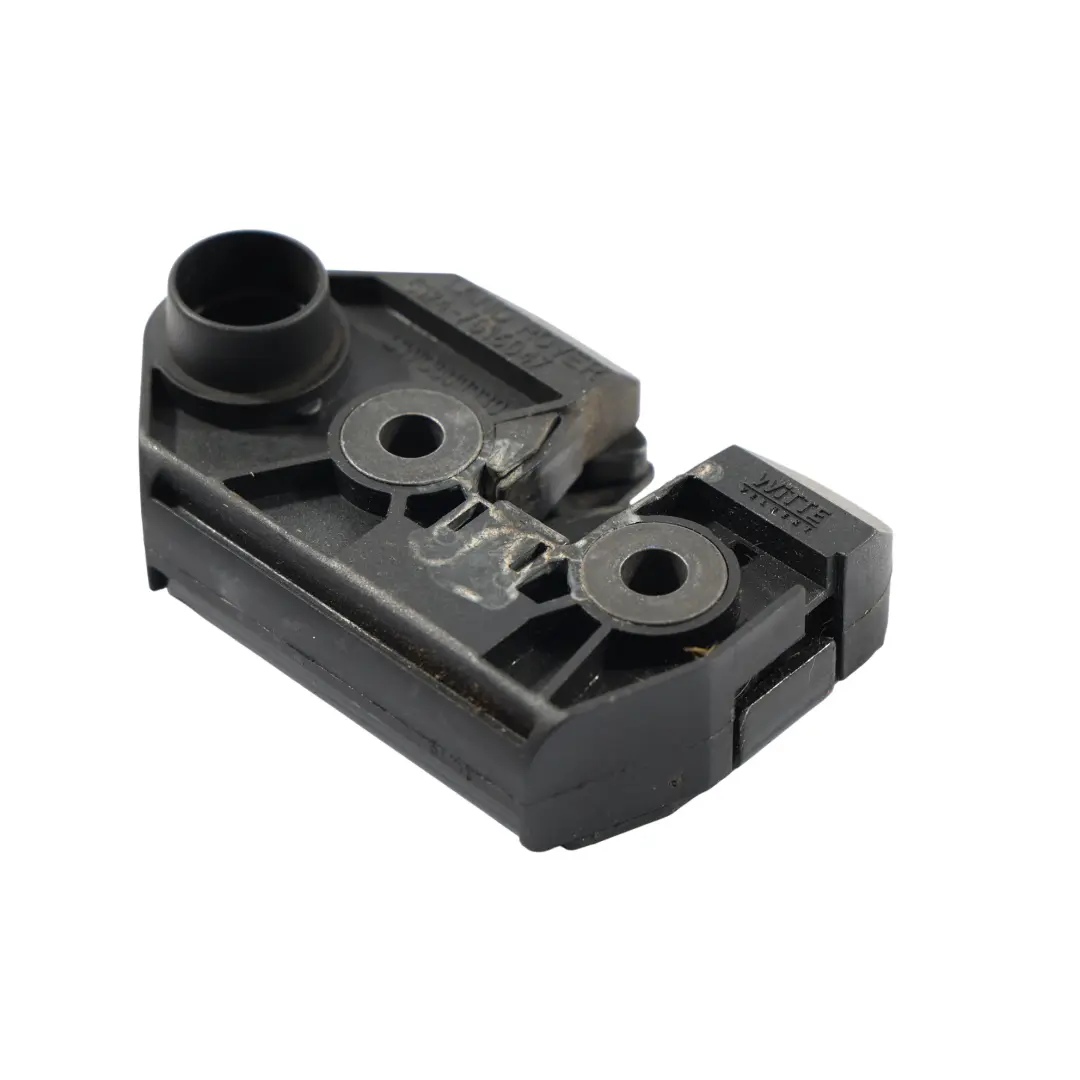 Boot Lock Latch Catch Left N/S to Land Rover Discovery 4 L319 Tailgate with Part number CWC500030 Land Rover Discovery 4 L319 Tailgate Boot Lock Latch Catch Left N/S - SKU CWC500030 - Part number CWC500030