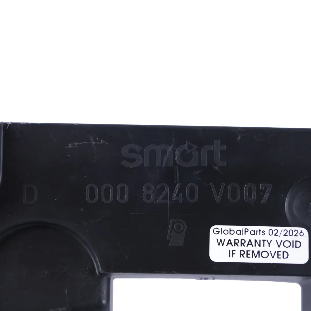 Uchwyt Wspornik Błotnika Prawy Przód 0008240V007 do Smart Roadster 452 o numerze D0008240V007 Smart Roadster 452 Uchwyt Wspornik Błotnika Prawy Przód 0008240V007 - SKU D0008240V007 - Numer Części D0008240V007