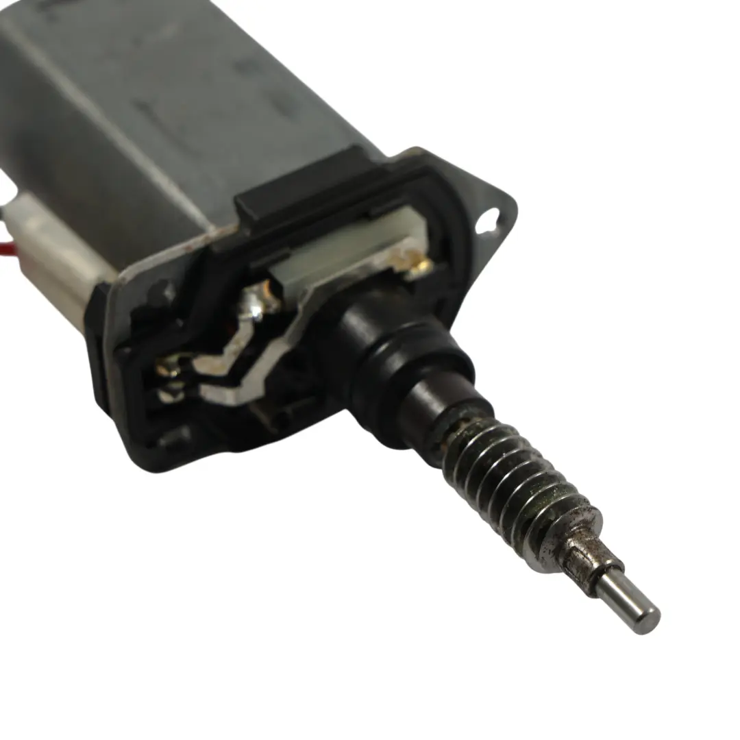 Land Rover Discovery 4 L319 Seat Adjustment Motor Front Left N/S - SKU D2698-01 - Part number D2698