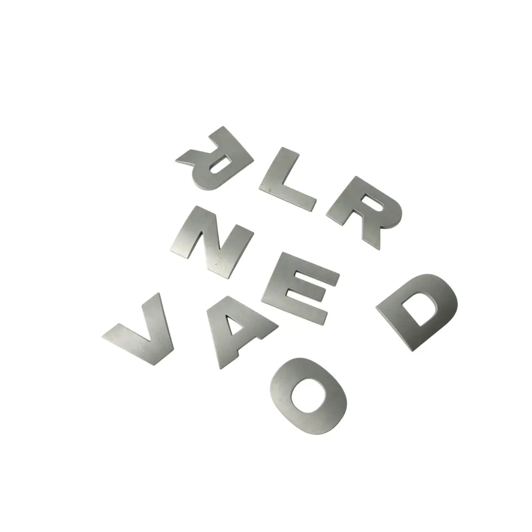 Land Rover Discovery 4 L319 Nameplate Emblem Front - SKU DAB500050LQV - Part number DAB500050LQV