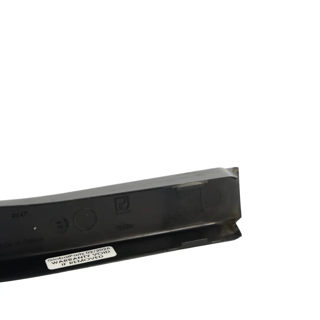 Windscreen Wiper Arm Cover Front Right O/S to Range Rover L322 with Part number DKG000040 Range Rover L322 Windscreen Wiper Arm Cover Front Right O/S - SKU RHD-DKG000040 - Part number DKG000040