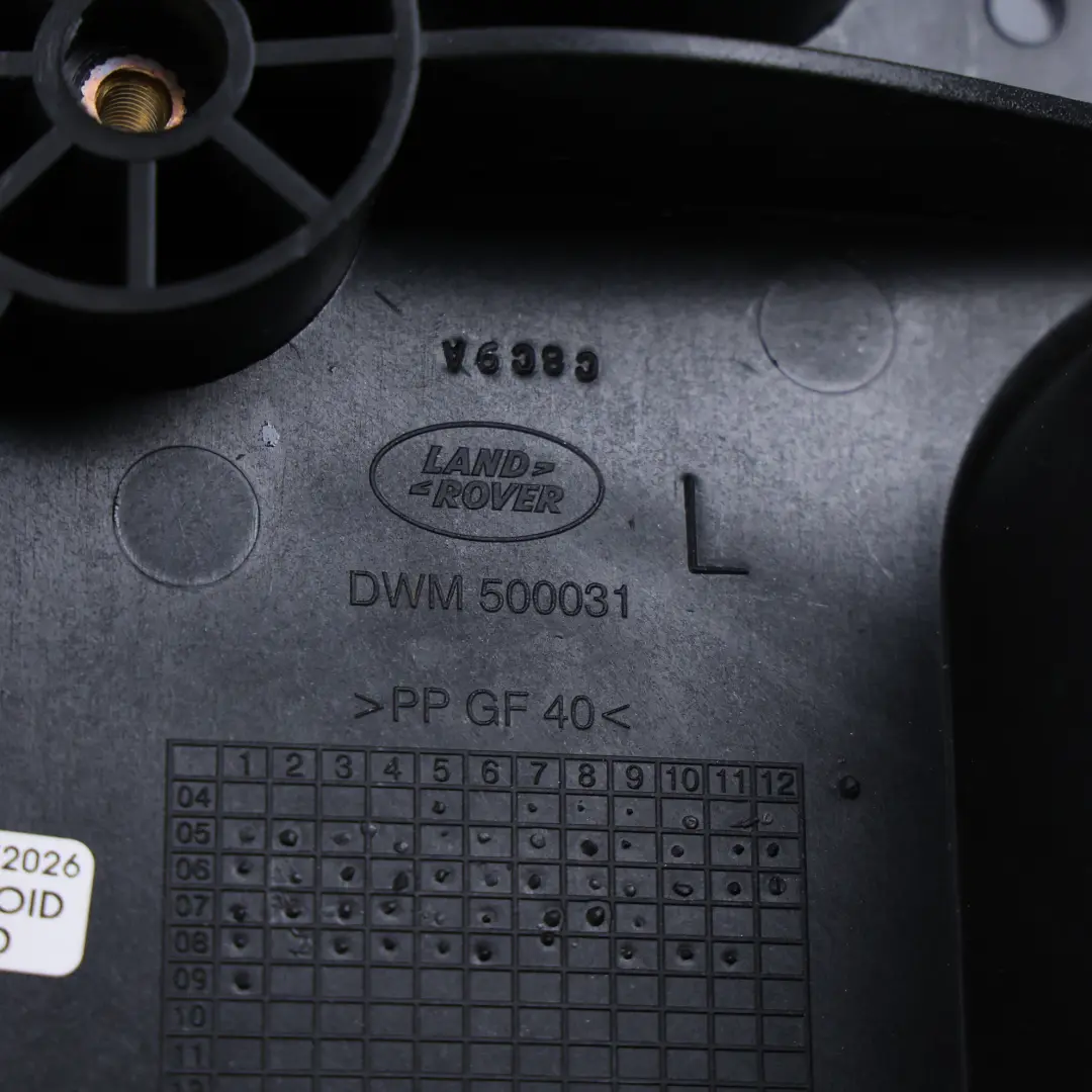 Land Rover Discovery 3 L319 Support Inférieur Batterie Gauche - SKU DWM500031 - Numéro de pièce DWM500031